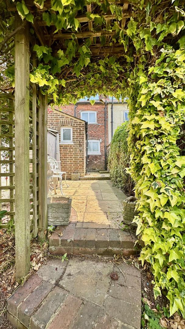 Middle Road, Hastings